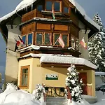 Haus Elena Am Semmering 아파트 *