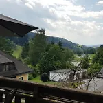 Haus Elena Am Semmering 슈타인하우스암세머링