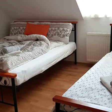 赛美瑞豪斯爱娜姆公寓